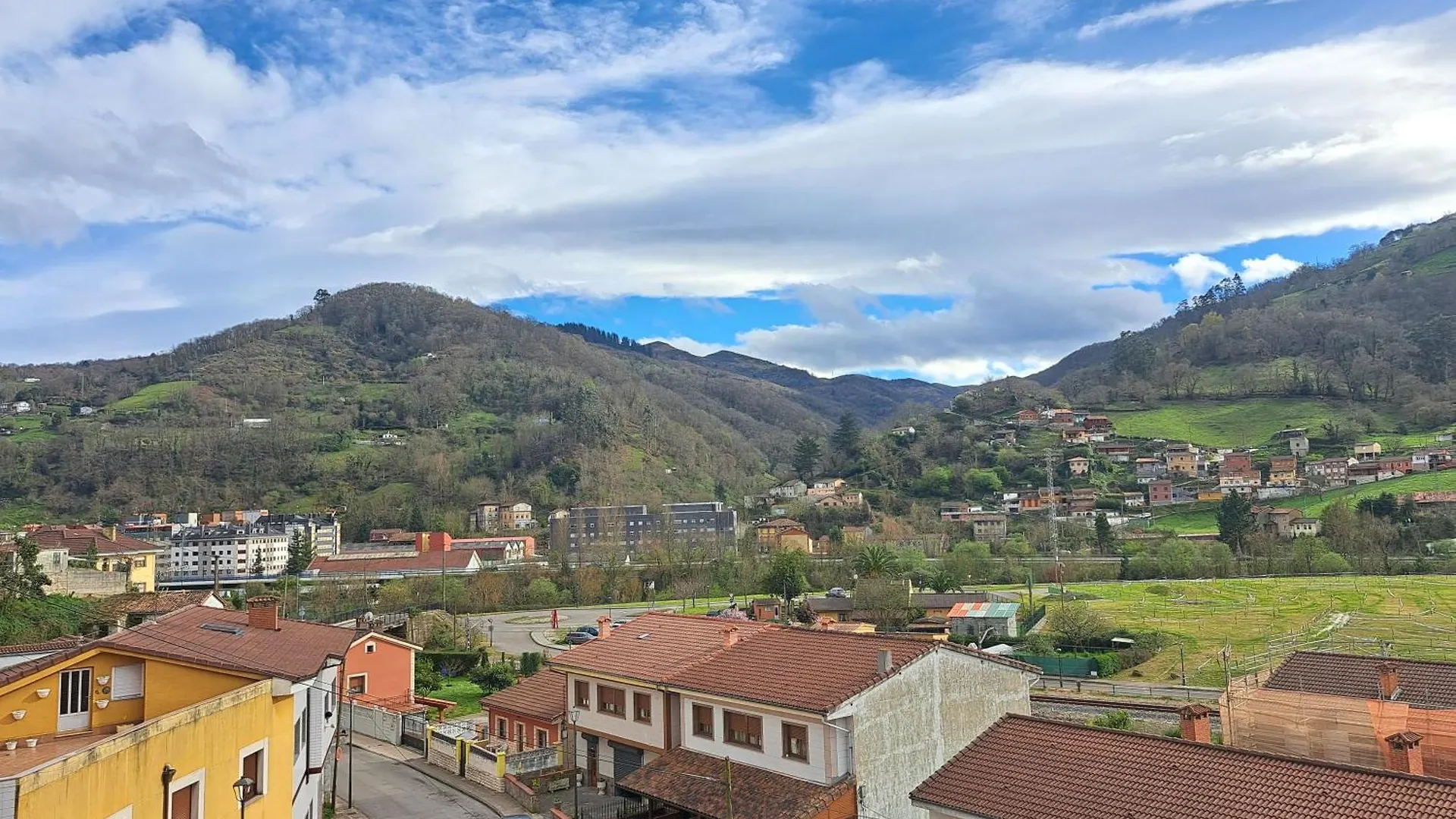 La Vega  Asturias Montana Y Playaヴィラ 別荘 La Vega (Riosa)